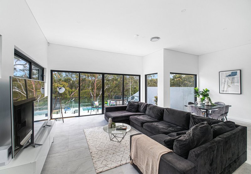 Photo - 35 Fewtrell Avenue, Revesby Heights NSW 2212 - Image 3