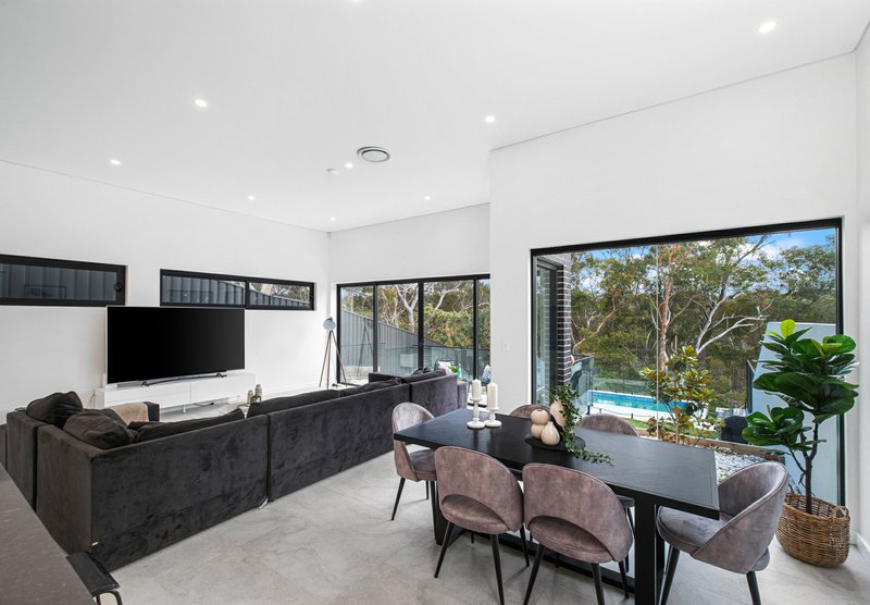 Photo - 35 Fewtrell Avenue, Revesby Heights NSW 2212 - Image 5