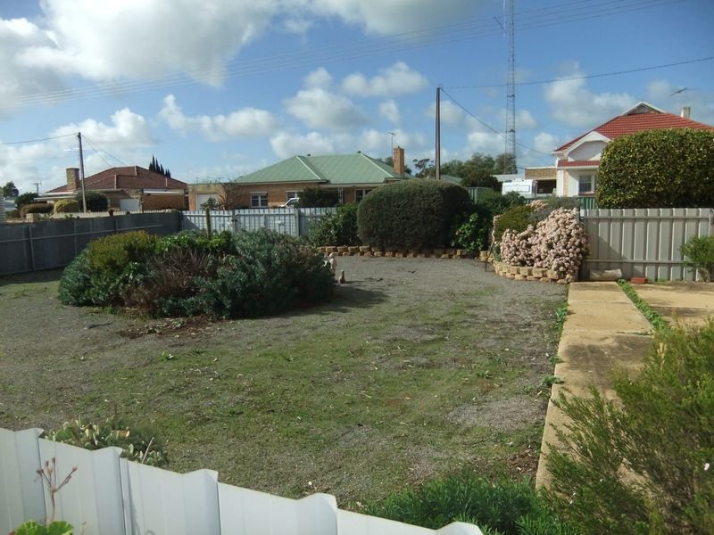 Photo - 35 First Street, Minlaton SA 5575 - Image 18