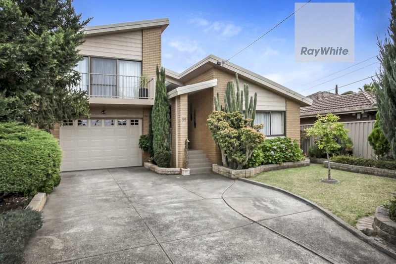 35 Fisher Grove, Tullamarine VIC 3043