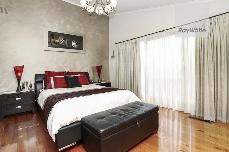 Photo - 35 Fisher Grove, Tullamarine VIC 3043 - Image 14