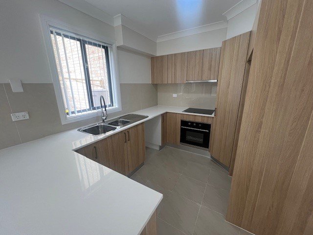 Photo - 35 Flowerdale Road, Liverpool NSW 2170 - Image 3
