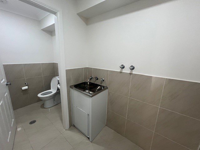 Photo - 35 Flowerdale Road, Liverpool NSW 2170 - Image 13