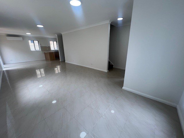 Photo - 35 Flowerdale Road, Liverpool NSW 2170 - Image 16