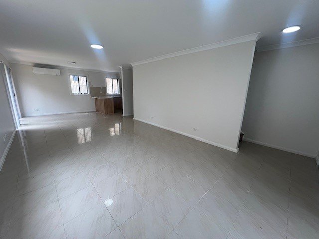 Photo - 35 Flowerdale Road, Liverpool NSW 2170 - Image 17