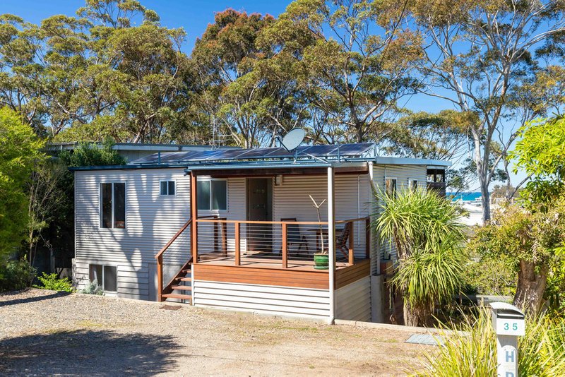 35 Forest Parade, Tomakin NSW 2537