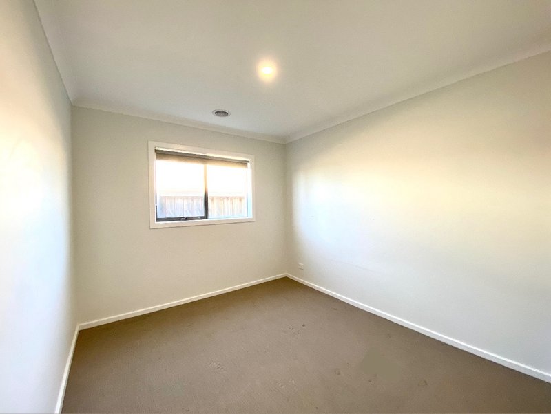 Photo - 35 Fresco Way, Tarneit VIC 3029 - Image 7