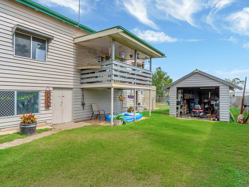 Photo - 35 Fulham Street, Toogoolawah QLD 4313 - Image 12