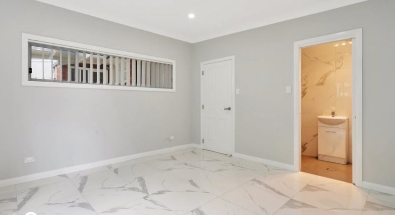 Photo - 35 Garment Street, Fairfield West NSW 2165 - Image 10