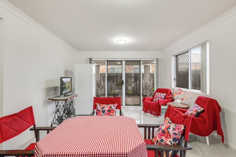 Photo - 3/5 Gatfield Street, Newtown QLD 4350 - Image 2