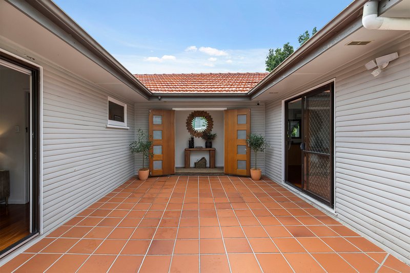 Photo - 35 Gatwick Street, Stafford Heights QLD 4053 - Image 2