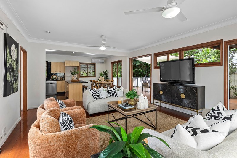 Photo - 35 Gatwick Street, Stafford Heights QLD 4053 - Image 4