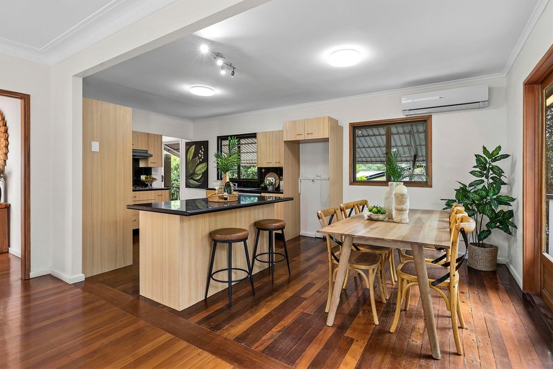 Photo - 35 Gatwick Street, Stafford Heights QLD 4053 - Image 5