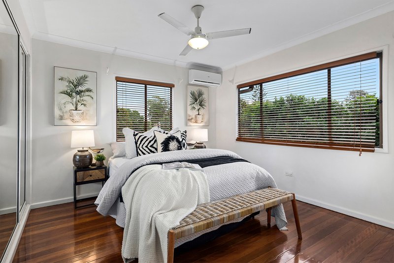 Photo - 35 Gatwick Street, Stafford Heights QLD 4053 - Image 8