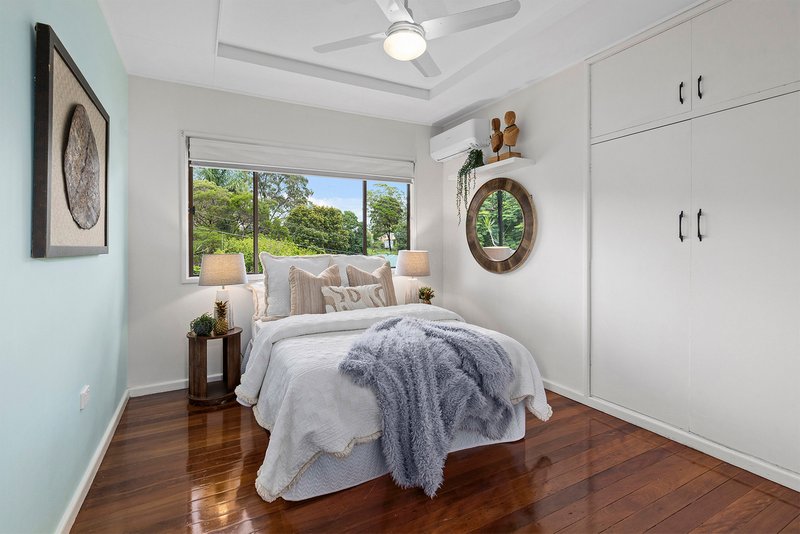 Photo - 35 Gatwick Street, Stafford Heights QLD 4053 - Image 9