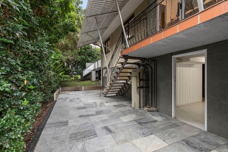 Photo - 35 Gatwick Street, Stafford Heights QLD 4053 - Image 11