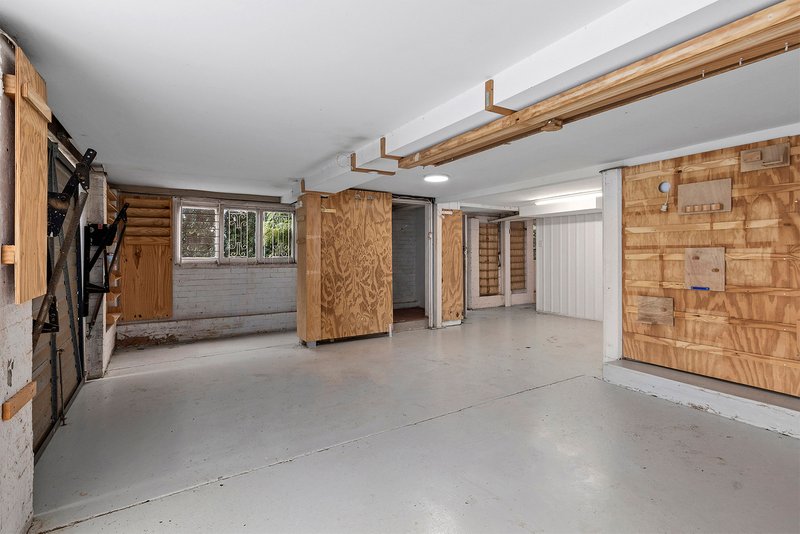 Photo - 35 Gatwick Street, Stafford Heights QLD 4053 - Image 13