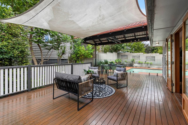 Photo - 35 Gatwick Street, Stafford Heights QLD 4053 - Image 15