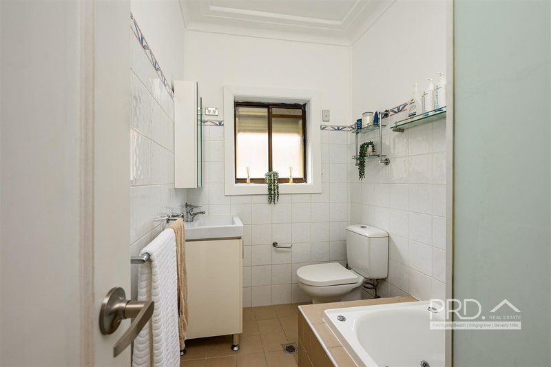 Photo - 35 Glamis Street, Kingsgrove NSW 2208 - Image 7