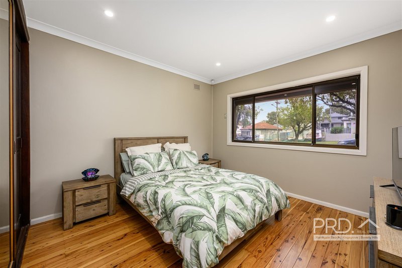 Photo - 35 Glamis Street, Kingsgrove NSW 2208 - Image 9
