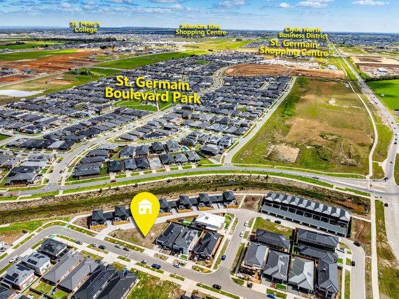 Photo - 35 Golden Gate Drive, Clyde North VIC 3978 - Image 3