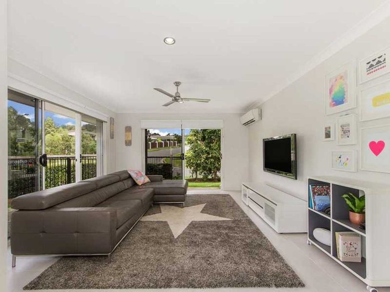 Photo - 35 Golden Grove Blvd , Reedy Creek QLD 4227 - Image 7