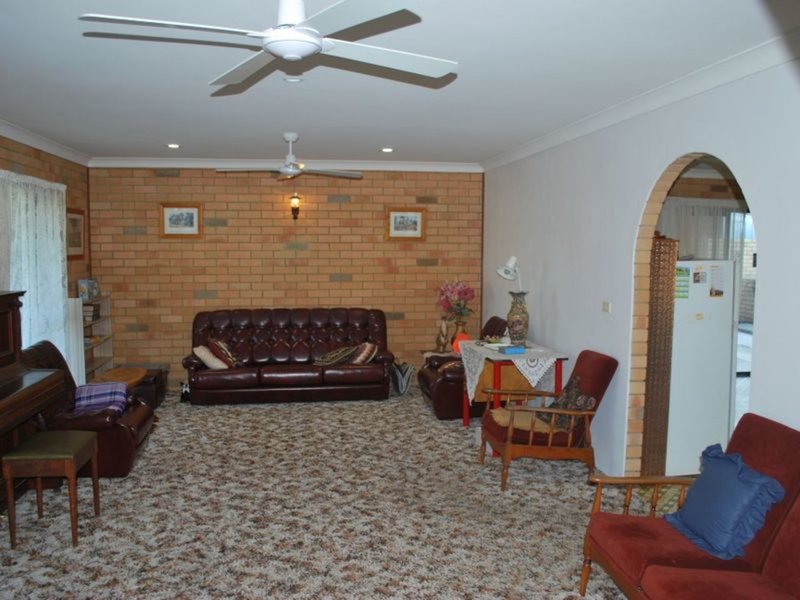 Photo - 35 Green Lea Crescent, Coffs Harbour NSW 2450 - Image 4