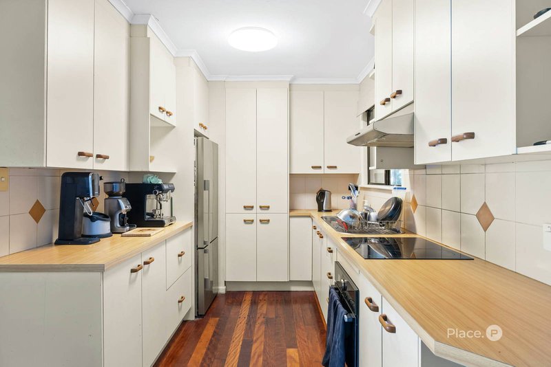 Photo - 35 Gregory Street, Taringa QLD 4068 - Image 6