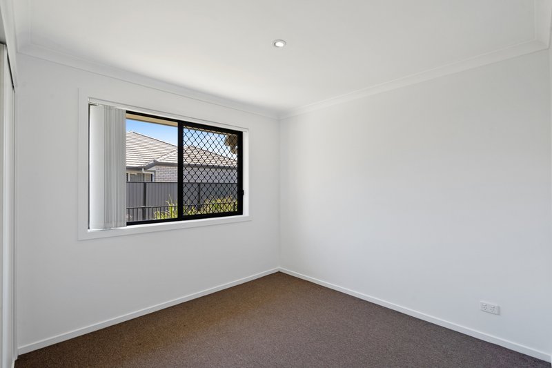 Photo - 35 Grice Crescent, Ningi QLD 4511 - Image 10