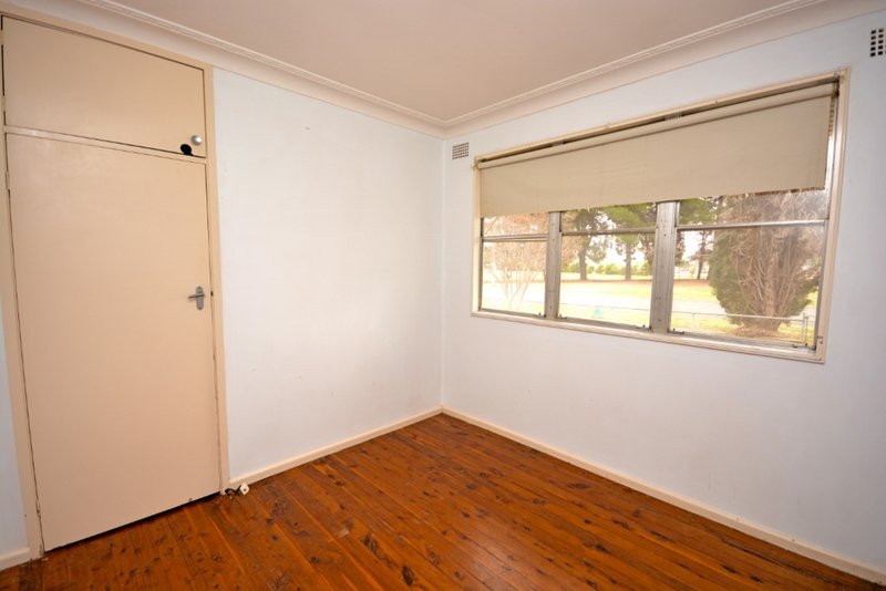 Photo - 35 Groongal Avenue, Griffith NSW 2680 - Image 12