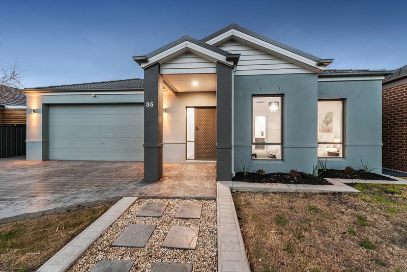 35 Hampton Street, Craigieburn VIC 3064