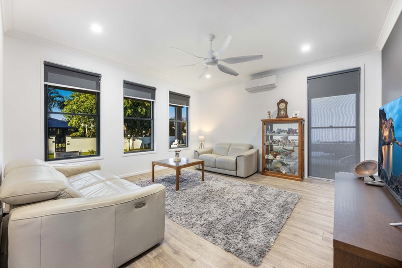 Photo - 35 Harbourlights Way, Pelican Waters QLD 4551 - Image 12