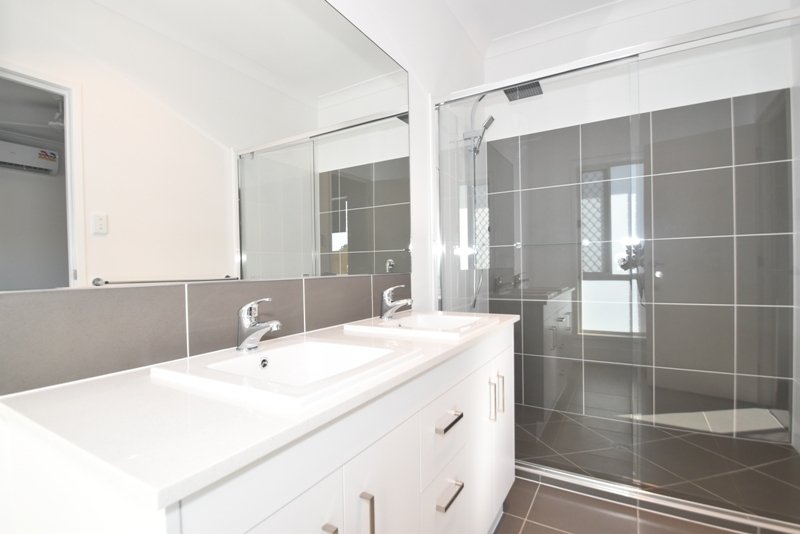 Photo - 35 Harrow Street, Cambooya QLD 4358 - Image 10