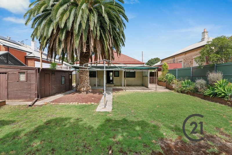 Photo - 35 Hart Street, Semaphore SA 5019 - Image 2