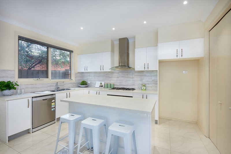 Photo - 3/5 Hayden Road, Clayton South VIC 3169 - Image 3