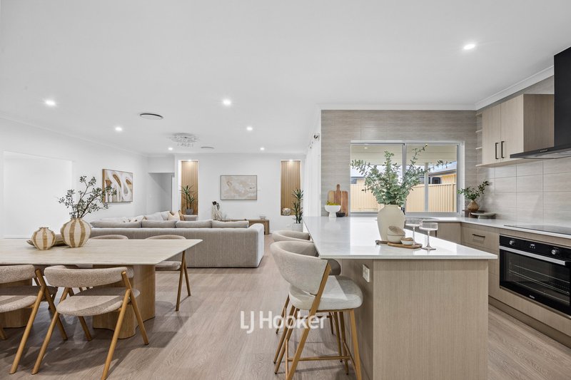 Photo - 35 Hazelgrove Crescent, Millbridge WA 6232 - Image 6