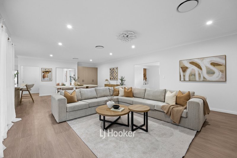 Photo - 35 Hazelgrove Crescent, Millbridge WA 6232 - Image 12