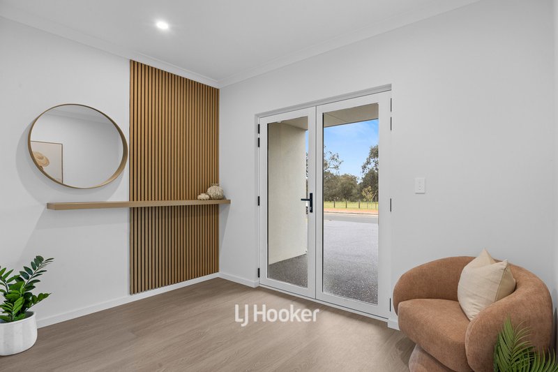 Photo - 35 Hazelgrove Crescent, Millbridge WA 6232 - Image 24
