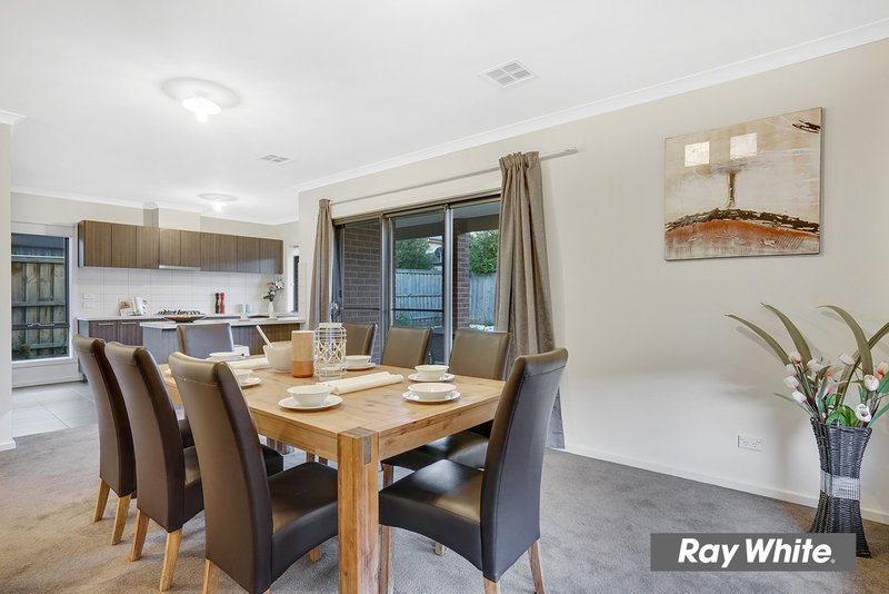 Photo - 35 Heatherbell Avenue, Point Cook VIC 3030 - Image 8