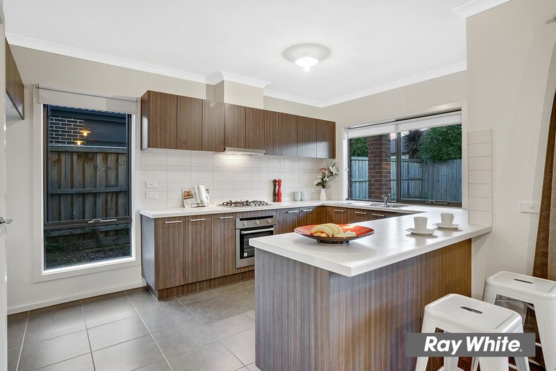 Photo - 35 Heatherbell Avenue, Point Cook VIC 3030 - Image 9