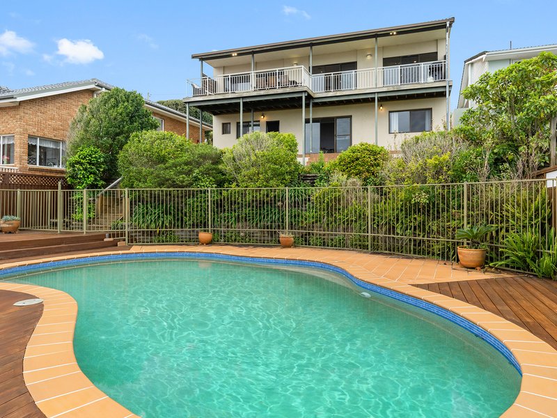 Photo - 35 Helen Drive, Copacabana NSW 2251 - Image 3