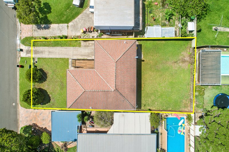 Photo - 35 Henricks Parade, Mount Warrigal NSW 2528 - Image 6