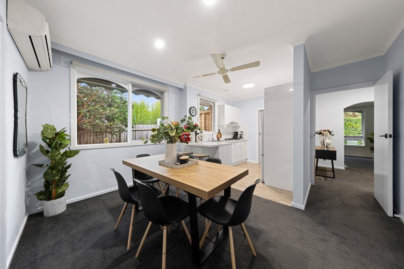 Photo - 3/5 Hiddleston Avenue, Box Hill South VIC 3128 - Image 6