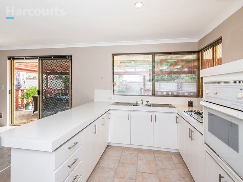 Photo - 35 Highlander Place, Currambine WA 6028 - Image 2