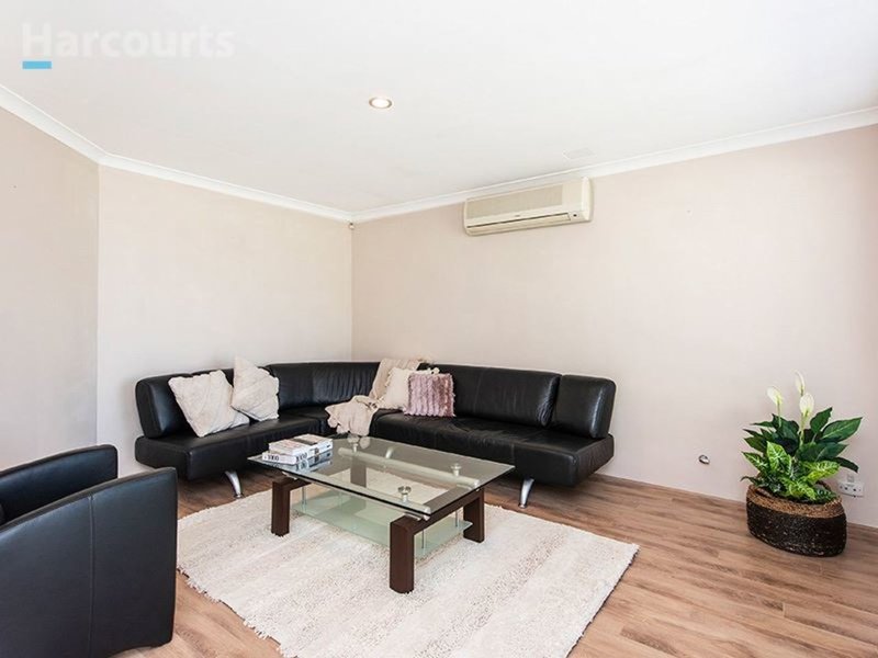 Photo - 35 Highlander Place, Currambine WA 6028 - Image 6