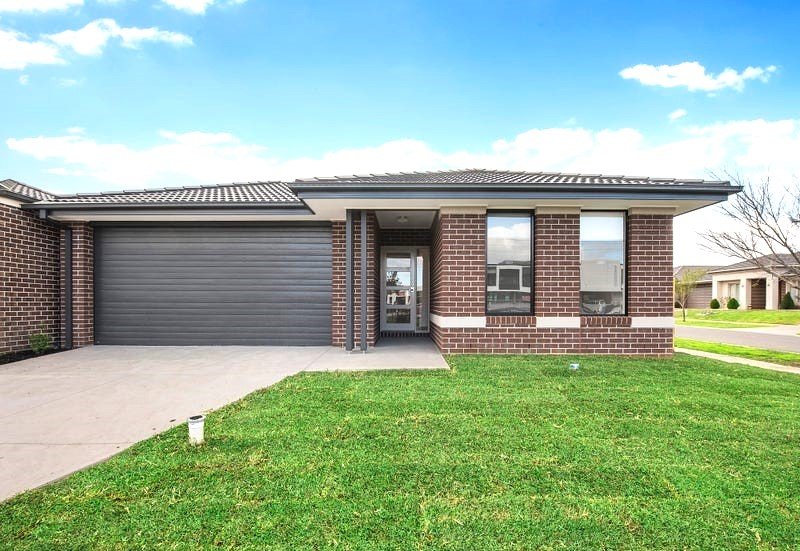 35 Honeybark Crescent, Lyndhurst VIC 3975