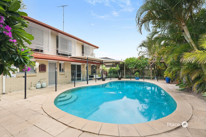 Photo - 35 Honeysuckle Street, Mansfield QLD 4122 - Image 18