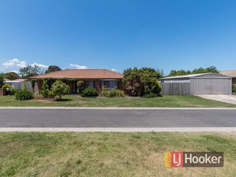 35 Horsfield Street, Cranbourne North VIC 3977