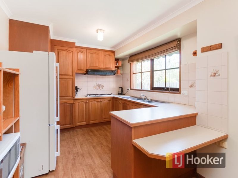 Photo - 35 Horsfield Street, Cranbourne North VIC 3977 - Image 2