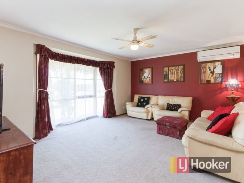 Photo - 35 Horsfield Street, Cranbourne North VIC 3977 - Image 4